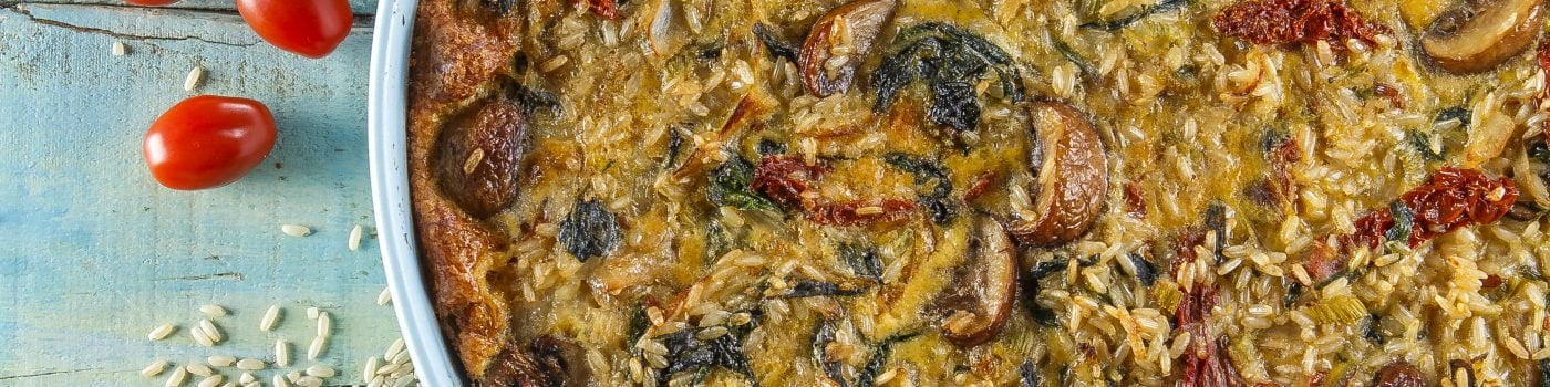 Tabuleiro de arroz e espinafres