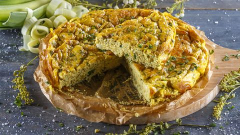 Tortilha com alho-francês