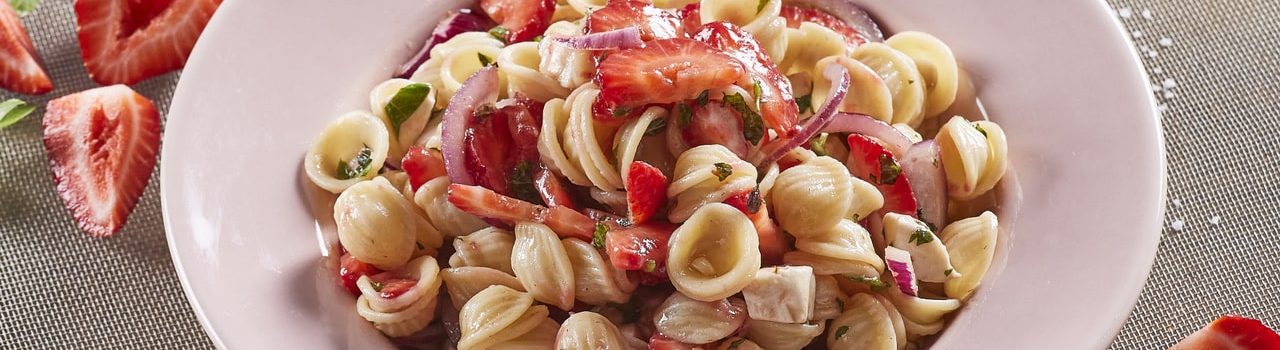 Salada fria de morangos