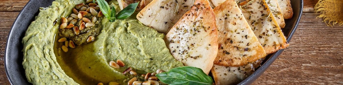 Pão pita com húmus de pesto @Teleculinária