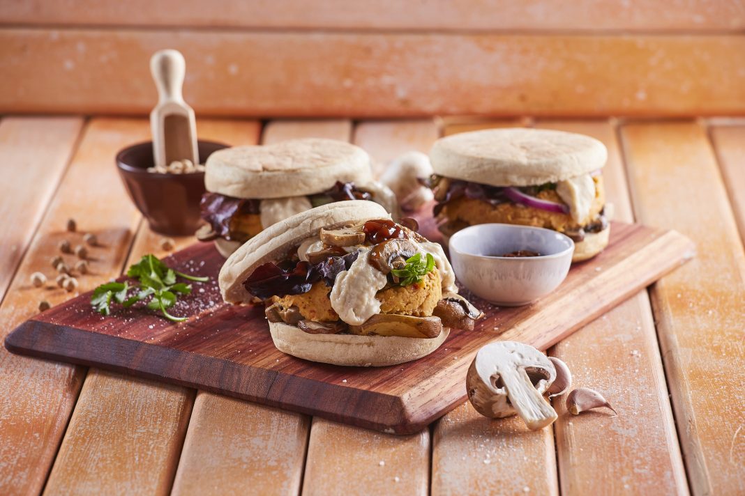 Hambúrguer de cogumelos com mozarela vegan @Teleculinária