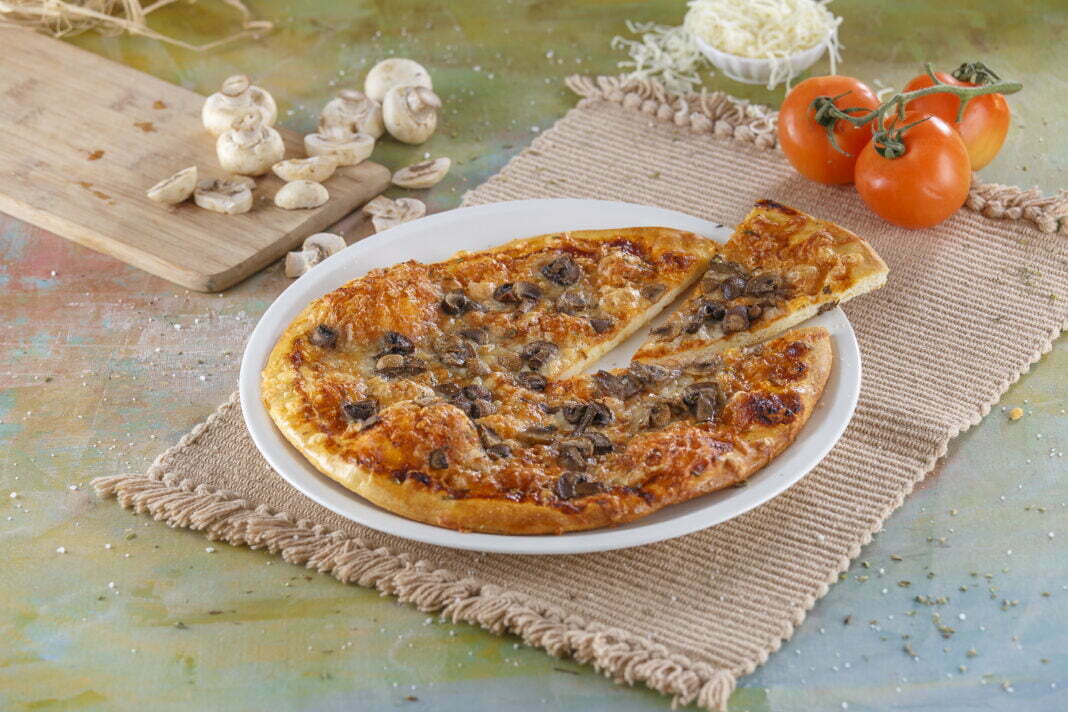 Pizza de cogumelos e queijo @TeleCulinária